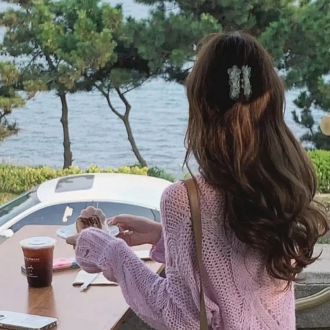 锦绣云裳 海报